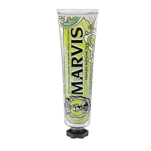 Marvis Creamy Matcha Tea Toothpaste  Η οδοντόκρεμα Marvis, είναι φτιαγμένη στη Φλωρεντία της Ιταλίας, αξιόπιστη και αγαπημένη για γενιές.  Σχεδιασμένη ειδικά για να αναζωογονεί την αναπνοή και να λευκαίνει τα δόντια, αυτή η δροσερή φόρμουλα με γεύση μέντ